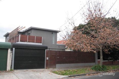 18 Boondara Gr, St Kilda East, VIC 3183