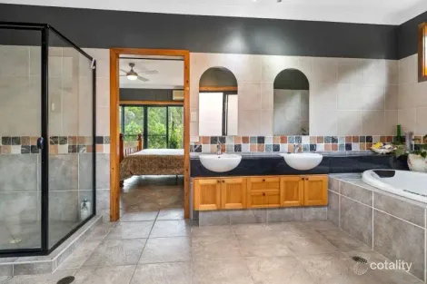Property photo of 5 Forest Road Cashmere QLD 4500
