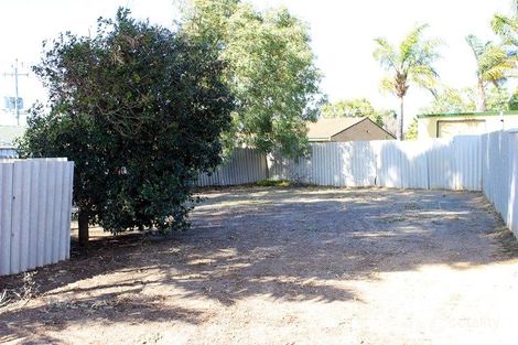 Property photo of 8 Earle Place Utakarra WA 6530