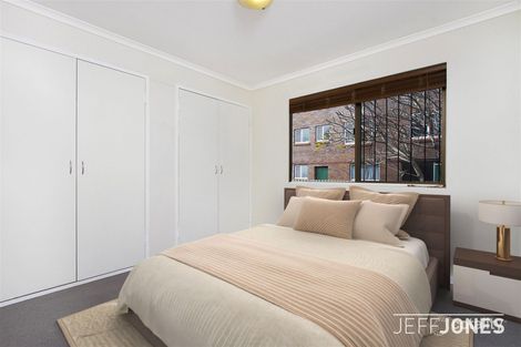Property photo of 2/84 Victoria Terrace Greenslopes QLD 4120