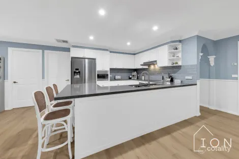 Property photo of 3 Dunferline Crescent Cranbourne VIC 3977