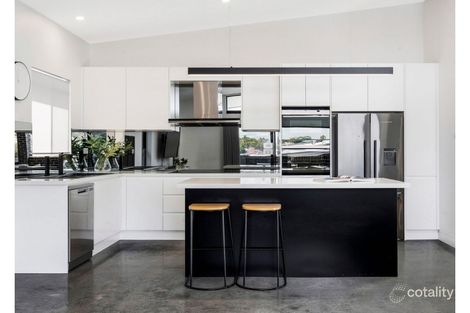 Property photo of 10 Shellharbour Road Primbee NSW 2502