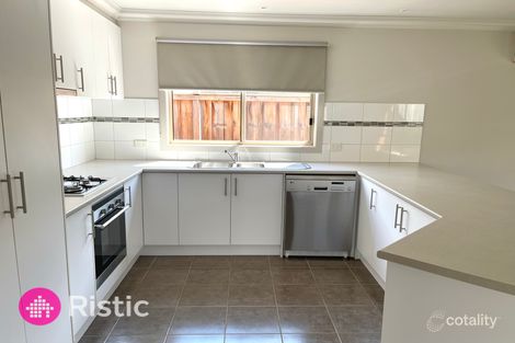 Property photo of 14 Breenview Place Doreen VIC 3754