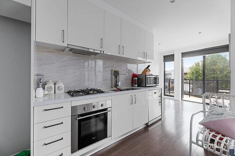 Property photo of 7 Grattan Cove Craigieburn VIC 3064