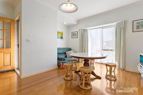 Property photo of 8 Glen Court Glen Waverley VIC 3150