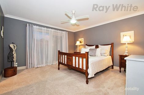 Property photo of 17 Ambleside Close Mooroolbark VIC 3138