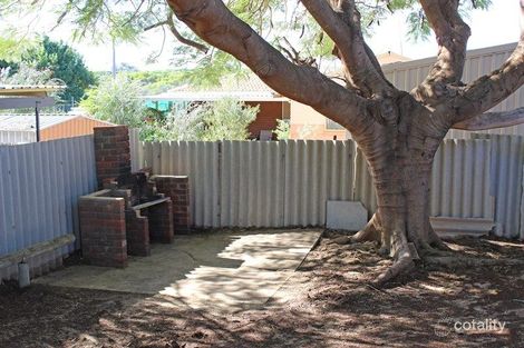 Property photo of 8 Earle Place Utakarra WA 6530