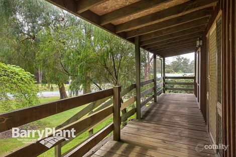 Property photo of 1 Third Avenue Cockatoo VIC 3781