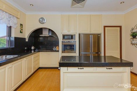 Property photo of 16 Opal Way Mount Richon WA 6112