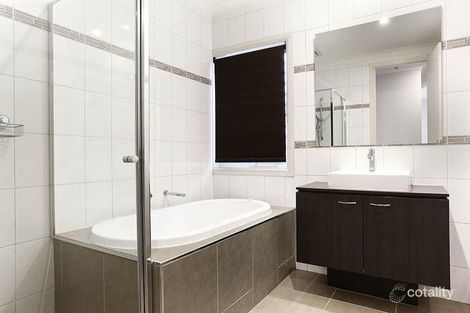 Property photo of 39 Sandarra Boulevard Sandhurst VIC 3977