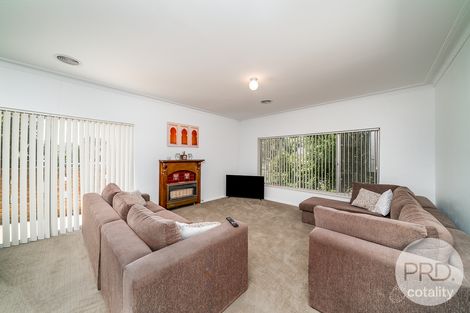 Property photo of 4 Bennett Street Ashmont NSW 2650