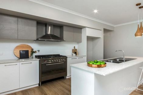 Property photo of 15 Limpet Circuit Point Lonsdale VIC 3225