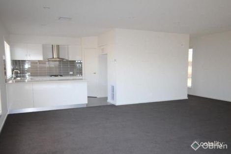 Property photo of 4 Norfolk Pine Circuit Somerville VIC 3912