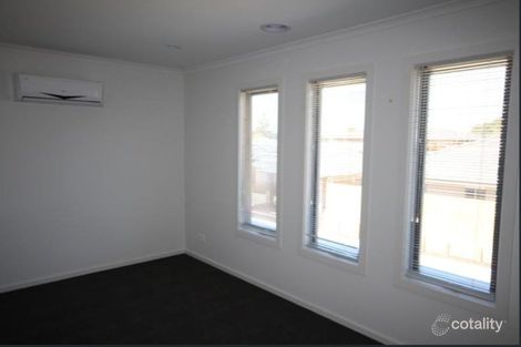 Property photo of 4 Norfolk Pine Circuit Somerville VIC 3912