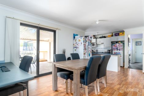 Property photo of 12 North Close Hunterview NSW 2330