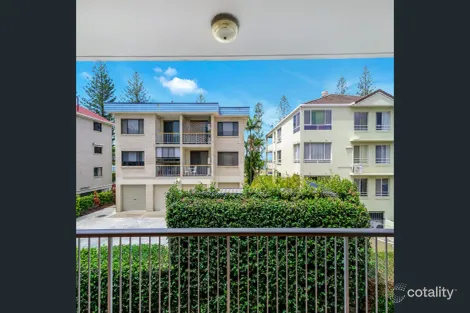 2/3 Robert St, Labrador, QLD 4215
