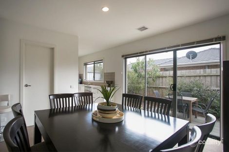 Property photo of 2/3 Warrenwood Place Langwarrin VIC 3910