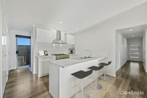 Property photo of 2 Winslow Crescent Warragul VIC 3820