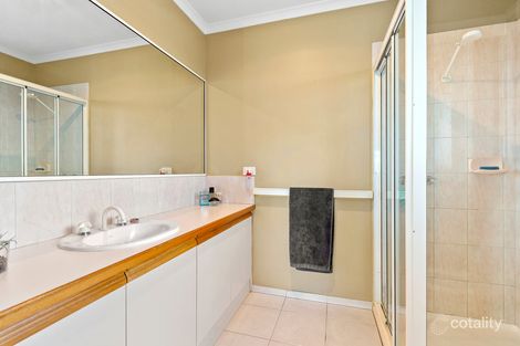 Property photo of 40 Golden Way Hillside VIC 3037