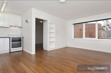 Property photo of 2/69 Barkly Street St Kilda VIC 3182