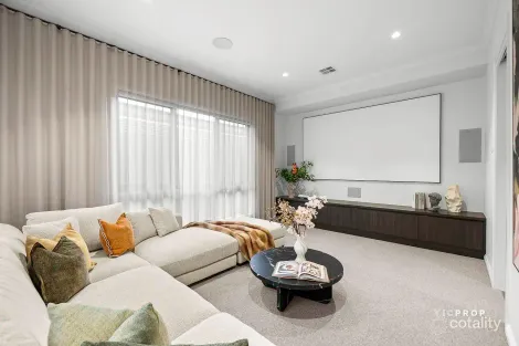 Property photo of 3 Libere Court Doncaster VIC 3108