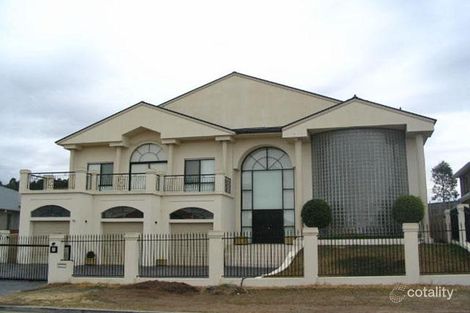 18 Stirling St, Cecil Hills, NSW 2171