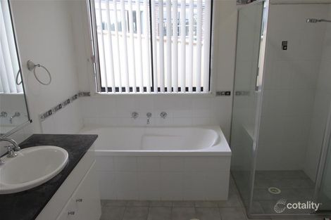 Property photo of 3 Woodside Circuit Horsley NSW 2530