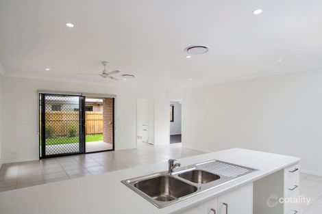 Property photo of 8 Viola Way Yamanto QLD 4305