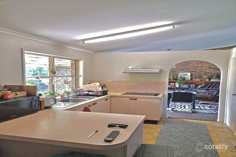 Property photo of 16 Panorama Drive Qunaba QLD 4670