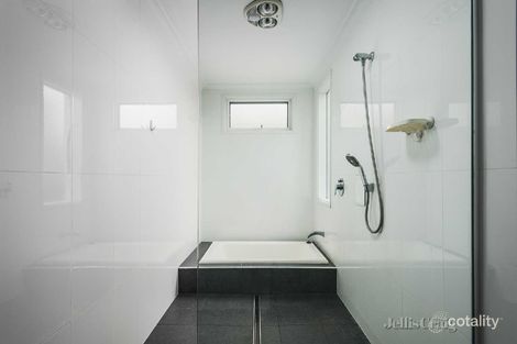 Property photo of 27 Graham Avenue McKinnon VIC 3204