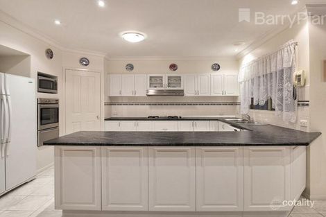 Property photo of 16 Hunter Avenue Roxburgh Park VIC 3064