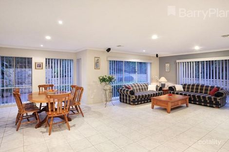Property photo of 16 Hunter Avenue Roxburgh Park VIC 3064