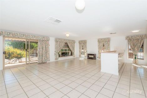 Property photo of 2 Chiswick Court Oakden SA 5086