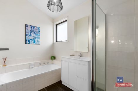 Property photo of 27 Coster Circle Traralgon VIC 3844