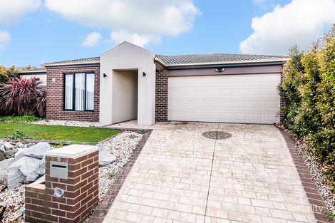 Property photo of 6 Northumbria Street Cranbourne East VIC 3977