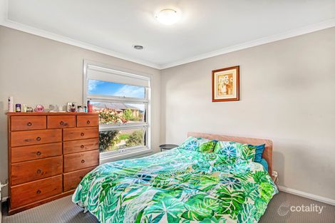 Property photo of 32 Clement Way Melton South VIC 3338