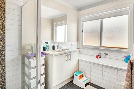 Property photo of 32 Clement Way Melton South VIC 3338