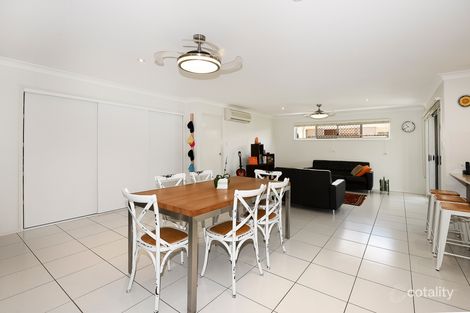 Property photo of 64 Higgs Circuit Wynnum West QLD 4178