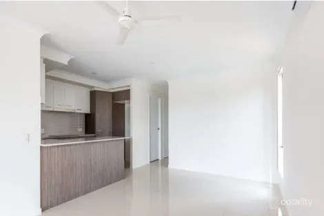 Property photo of 2/11 McInnes Crescent Glenvale QLD 4350