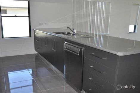 Property photo of 16 Salisbury Place Ooralea QLD 4740