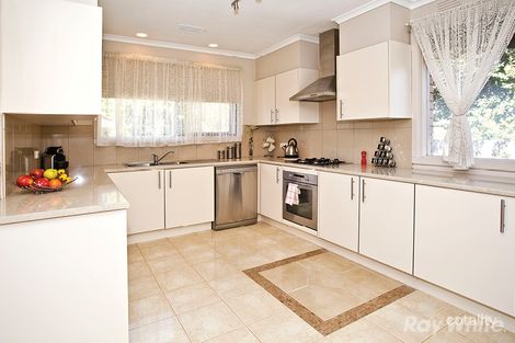 Property photo of 11 Chatswood Close Glen Waverley VIC 3150