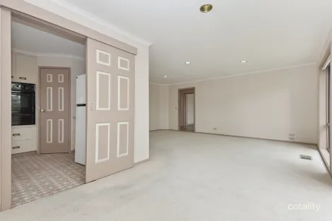 Property photo of 31 Ridgeway Crescent Kennington VIC 3550