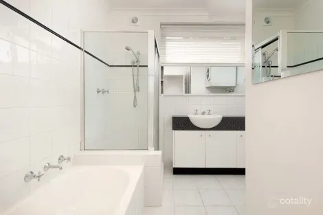 Property photo of 11/36-38 Elphin Grove Hawthorn VIC 3122