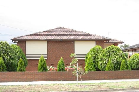 12 Rhodes St, St Albans, VIC 3021