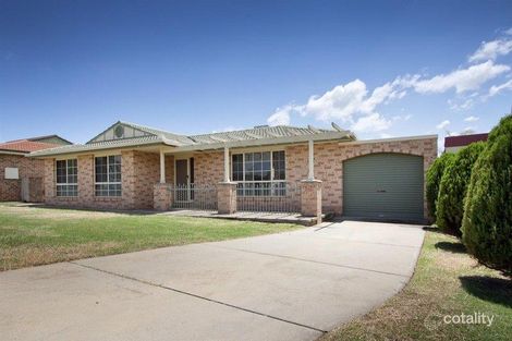 9 Yentoo Dr, Glenfield Park, NSW 2650