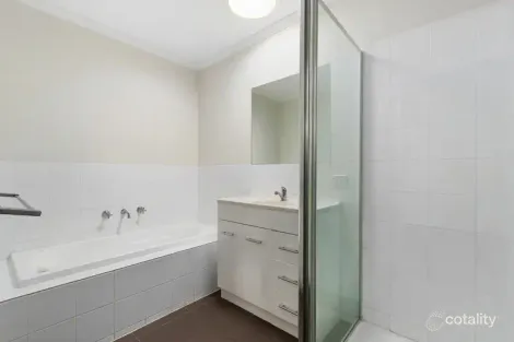 Property photo of 2 Balmoral Place Traralgon VIC 3844