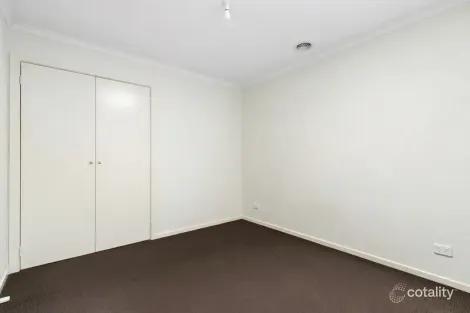 Property photo of 2 Balmoral Place Traralgon VIC 3844