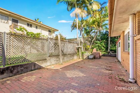 Property photo of 16 Nyora Street Southport QLD 4215