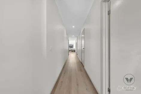 Property photo of 21 Direction Drive Tarneit VIC 3029