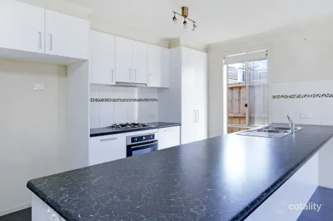 Property photo of 3 Forelle Way Cranbourne VIC 3977